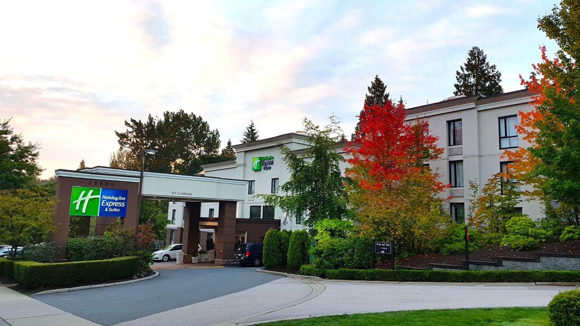 Holiday Inn Express And Suites Surrey By Ihg Zewnętrze zdjęcie