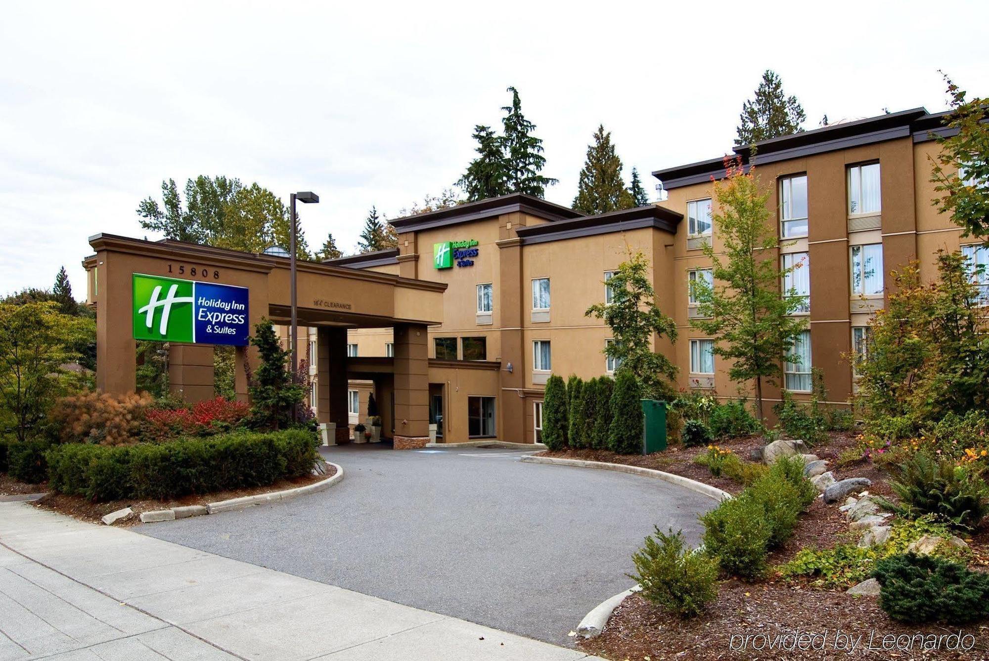 Holiday Inn Express And Suites Surrey By Ihg Zewnętrze zdjęcie
